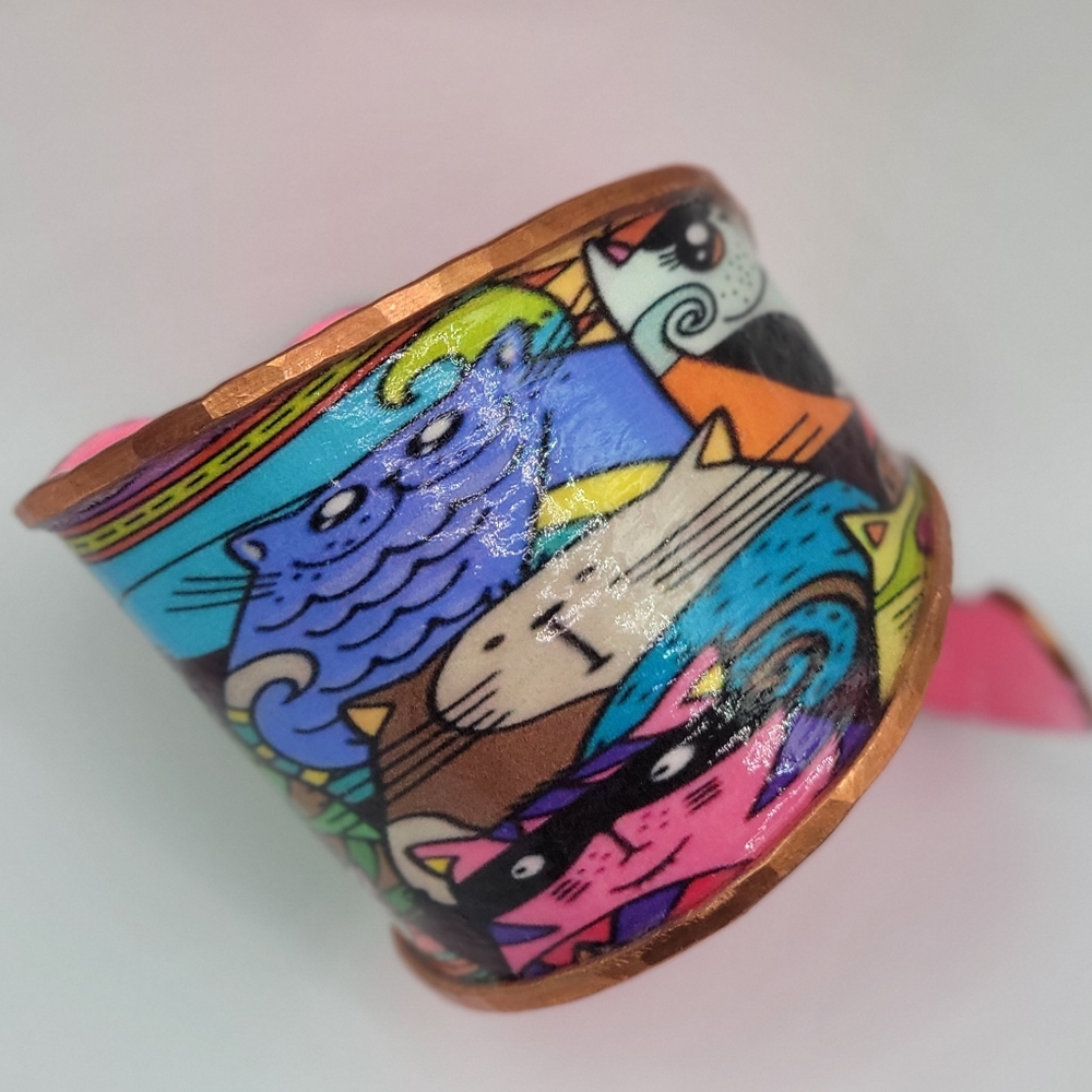 Cat Cuff - Picture 10 of 11